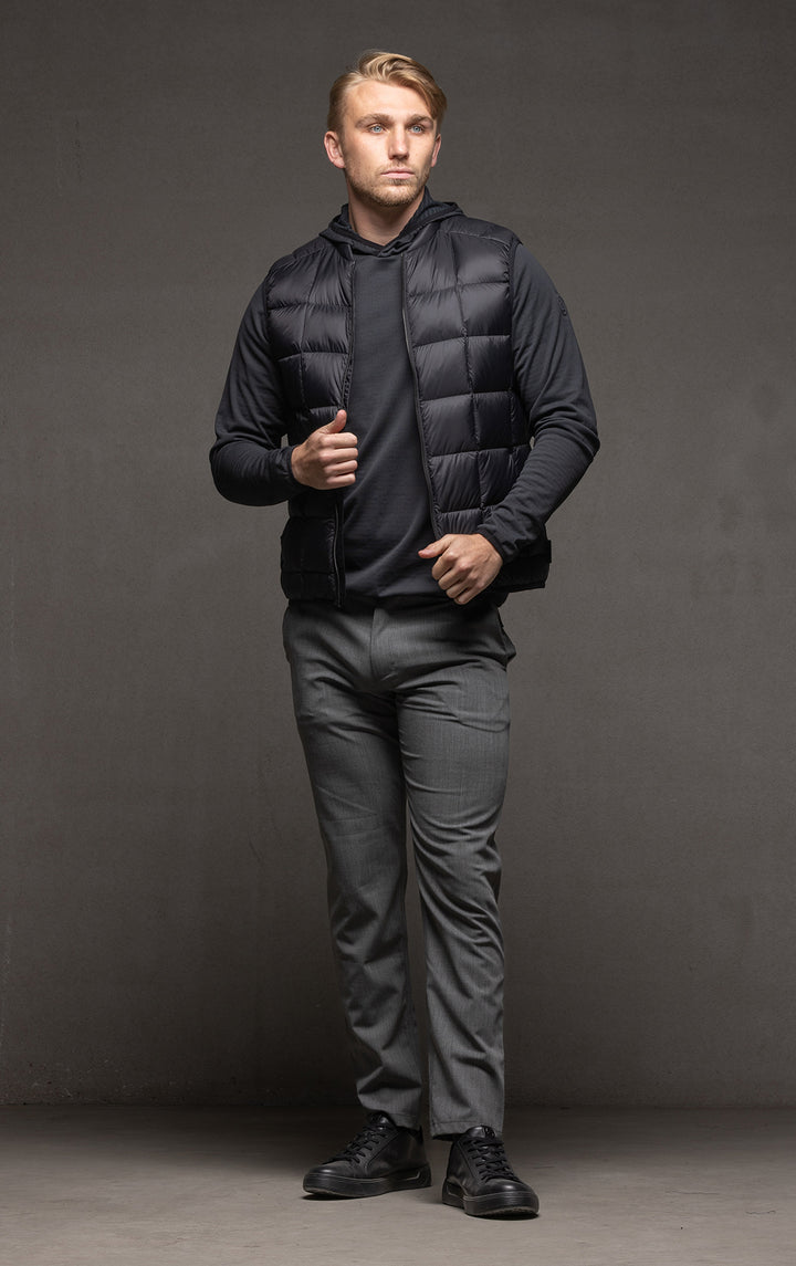 ESSENTIAL LIGHTWEIGHT DOWN VEST