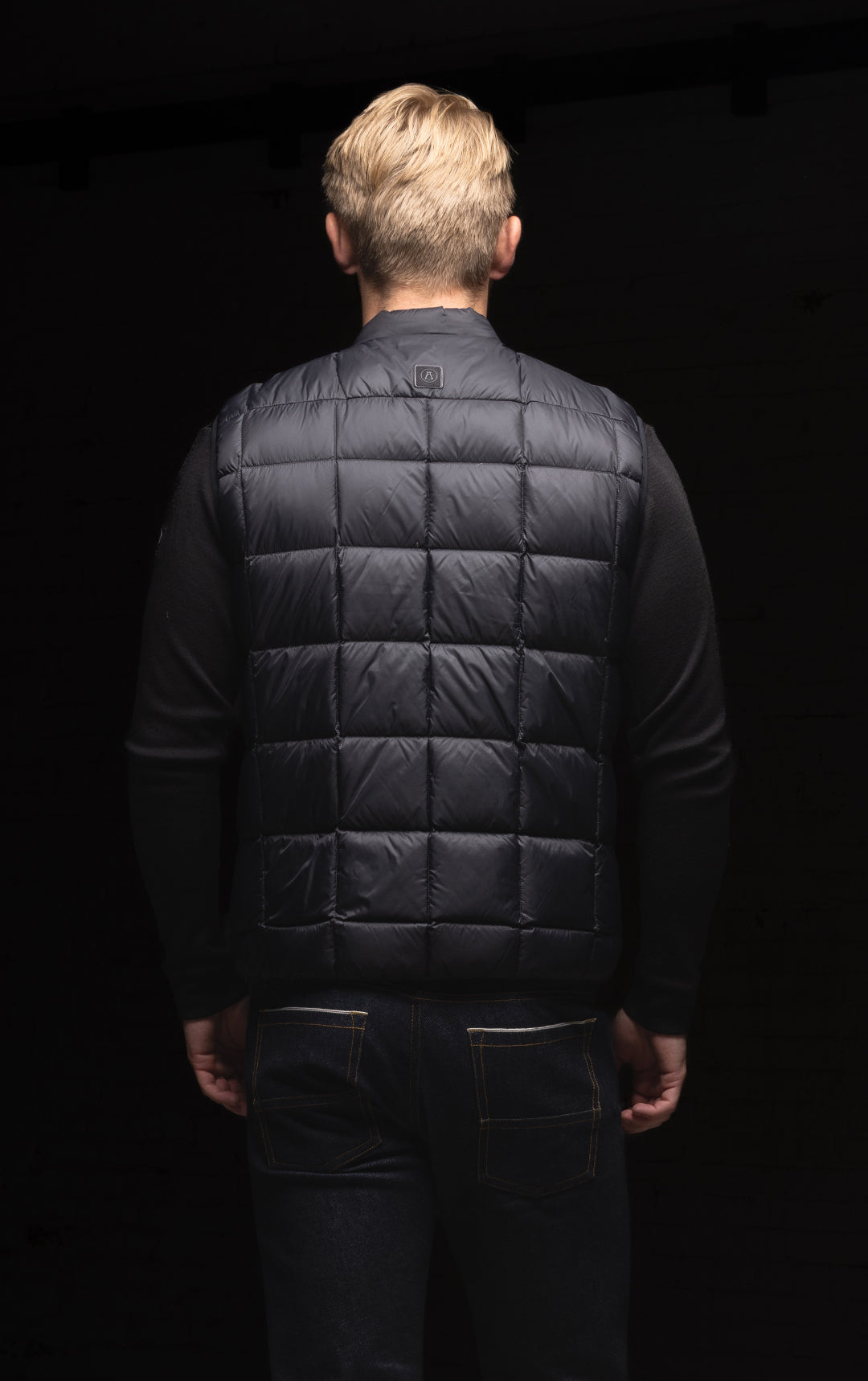 ESSENTIAL LIGHTWEIGHT DOWN VEST