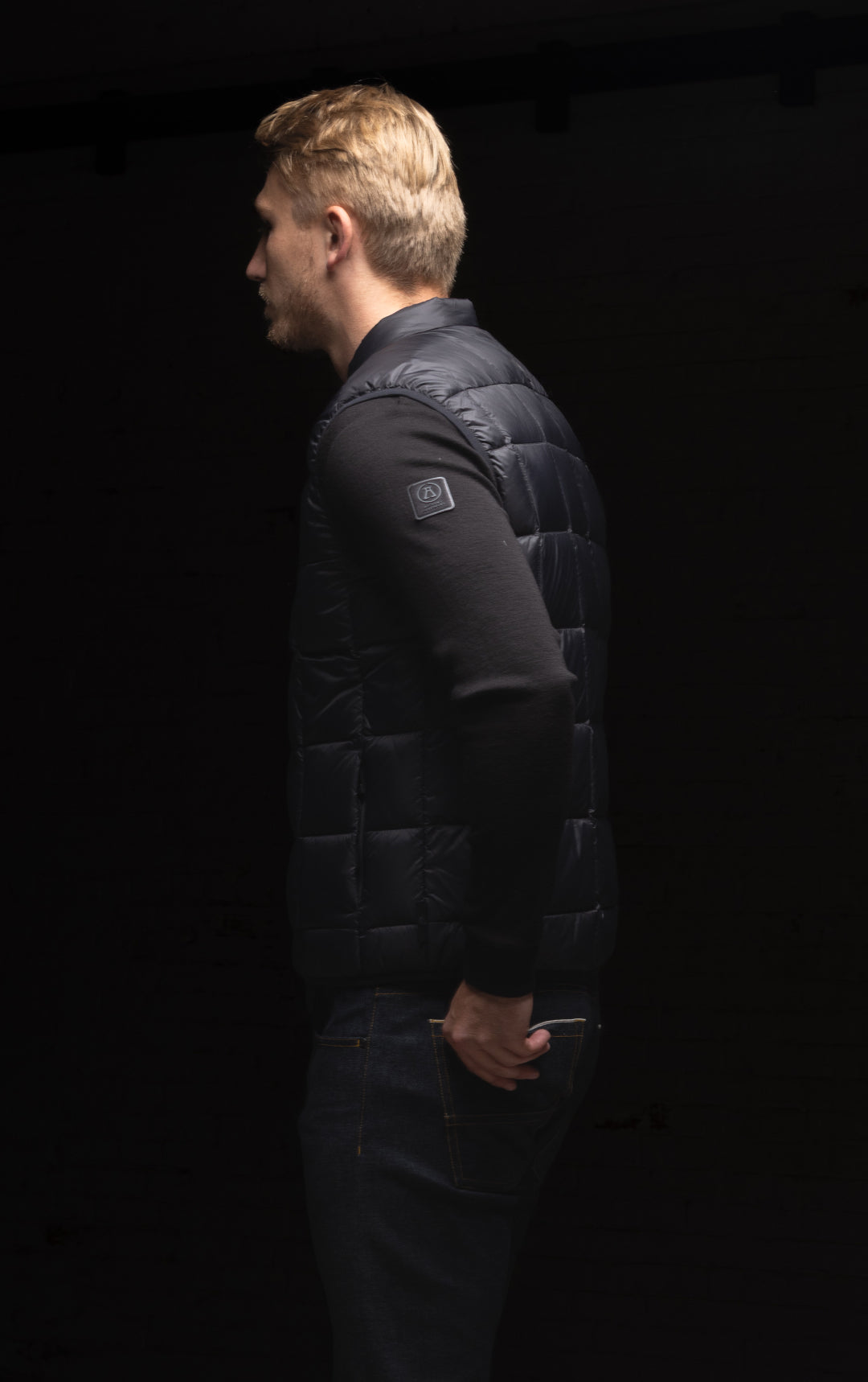 ESSENTIAL LIGHTWEIGHT DOWN VEST