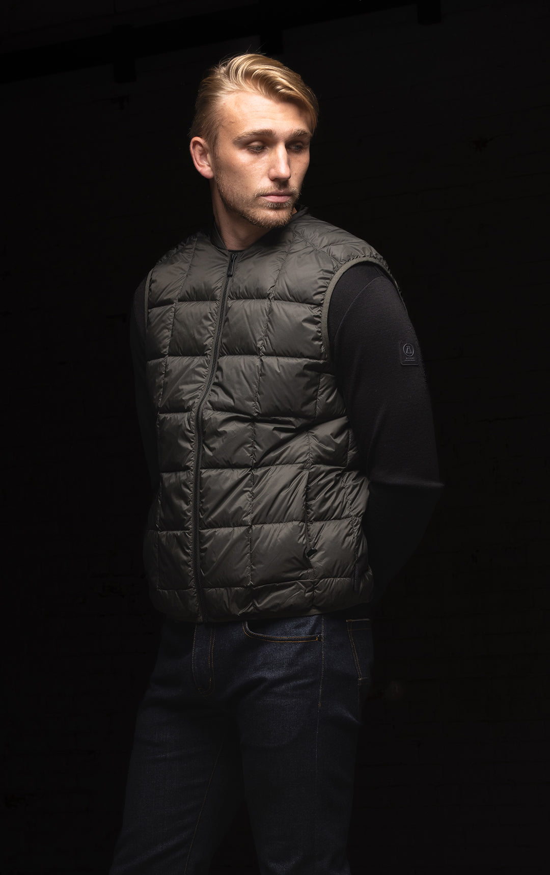 ESSENTIAL LIGHTWEIGHT DOWN VEST