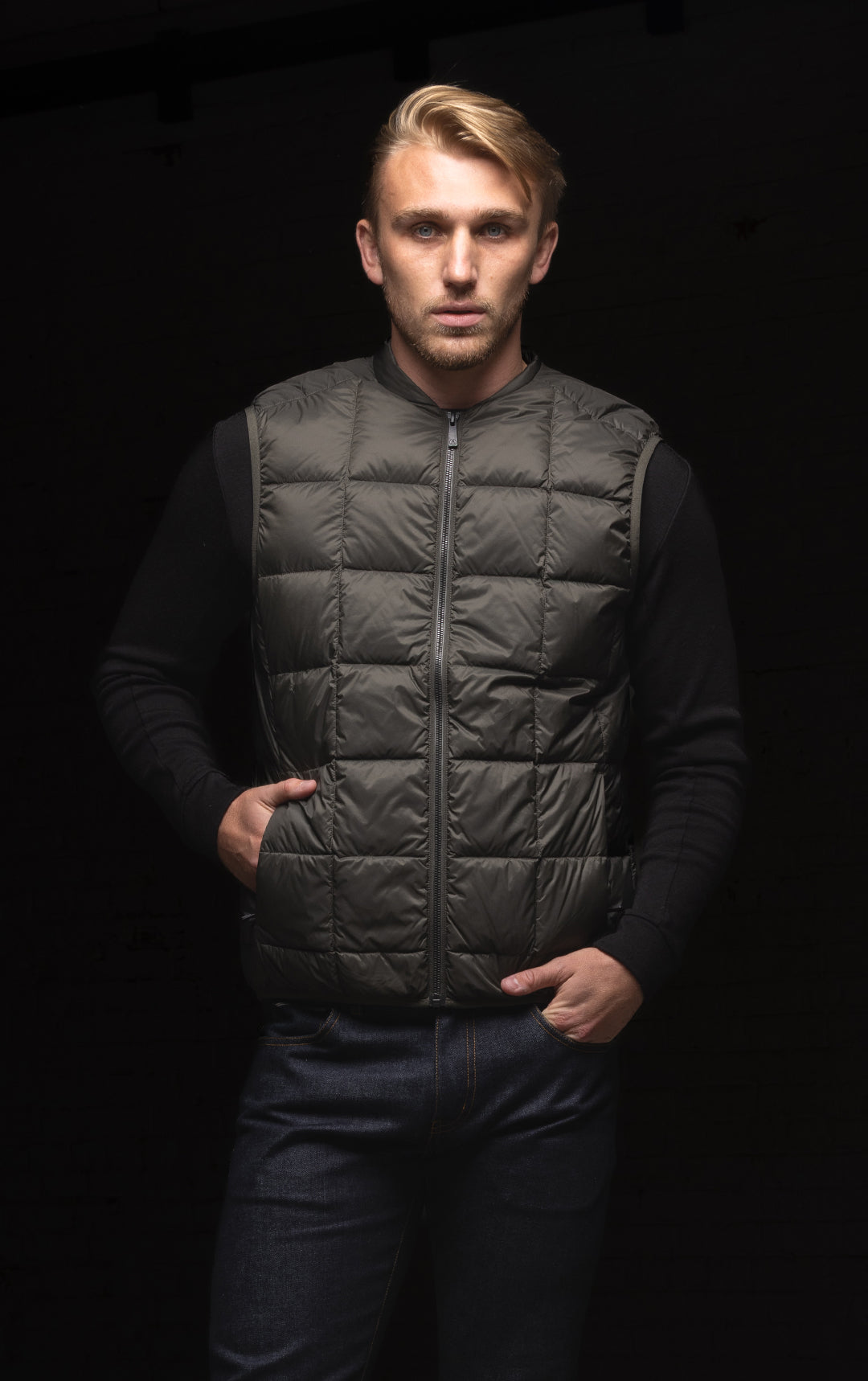 ESSENTIAL LIGHTWEIGHT DOWN VEST