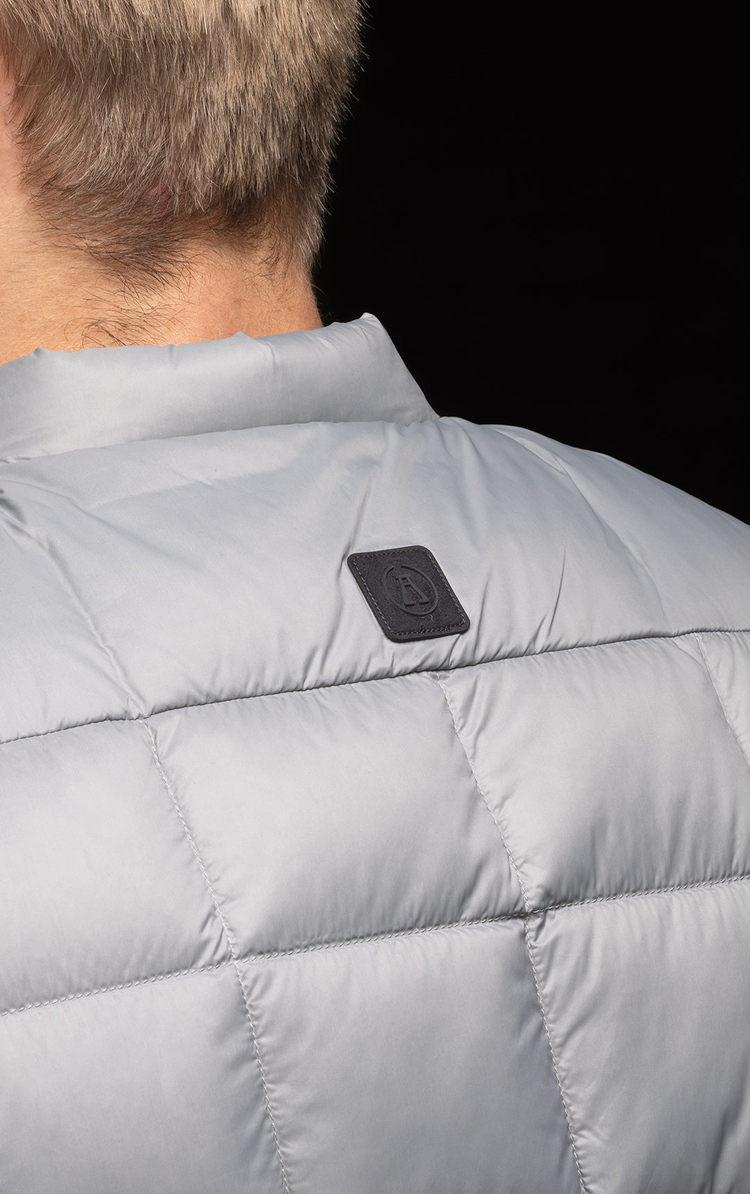 ESSENTIAL LIGHTWEIGHT DOWN VEST