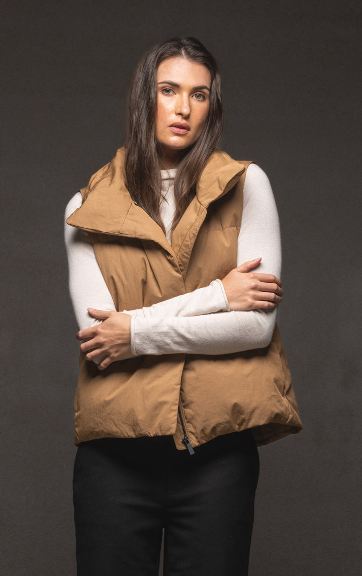 HIGH COLLAR DOWN VEST