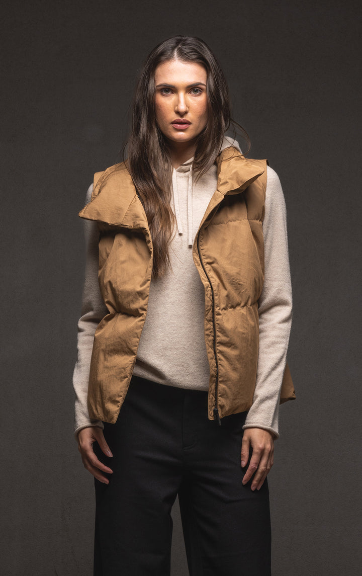 HIGH COLLAR DOWN VEST