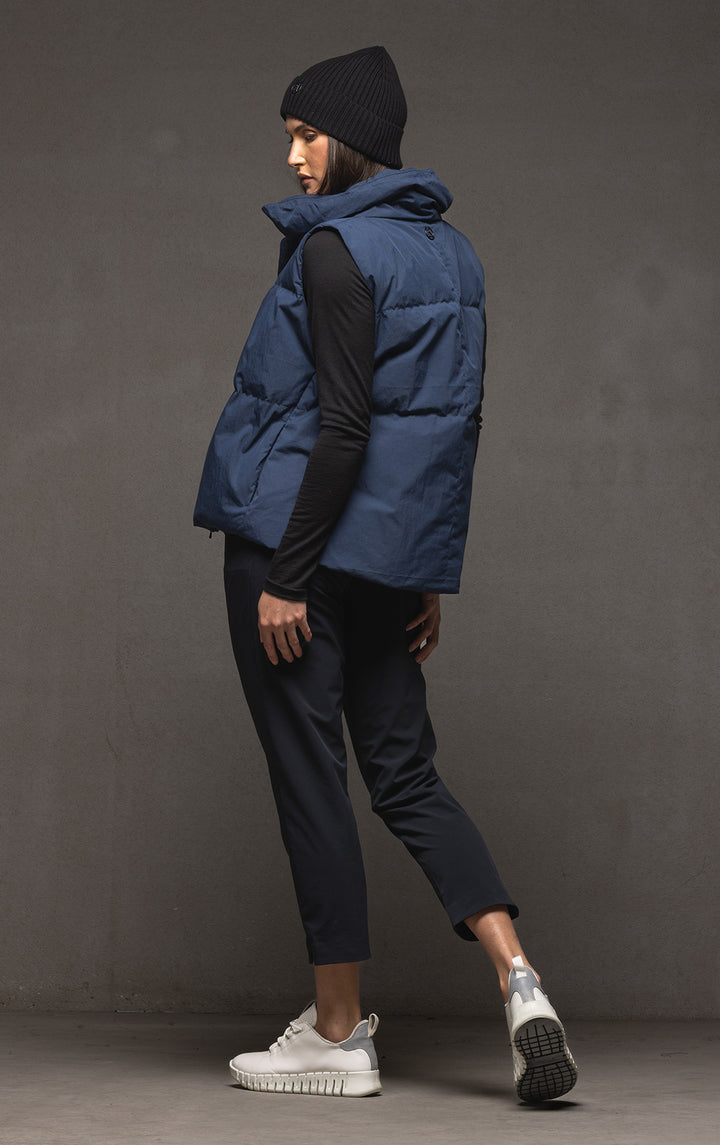 HIGH COLLAR DOWN VEST