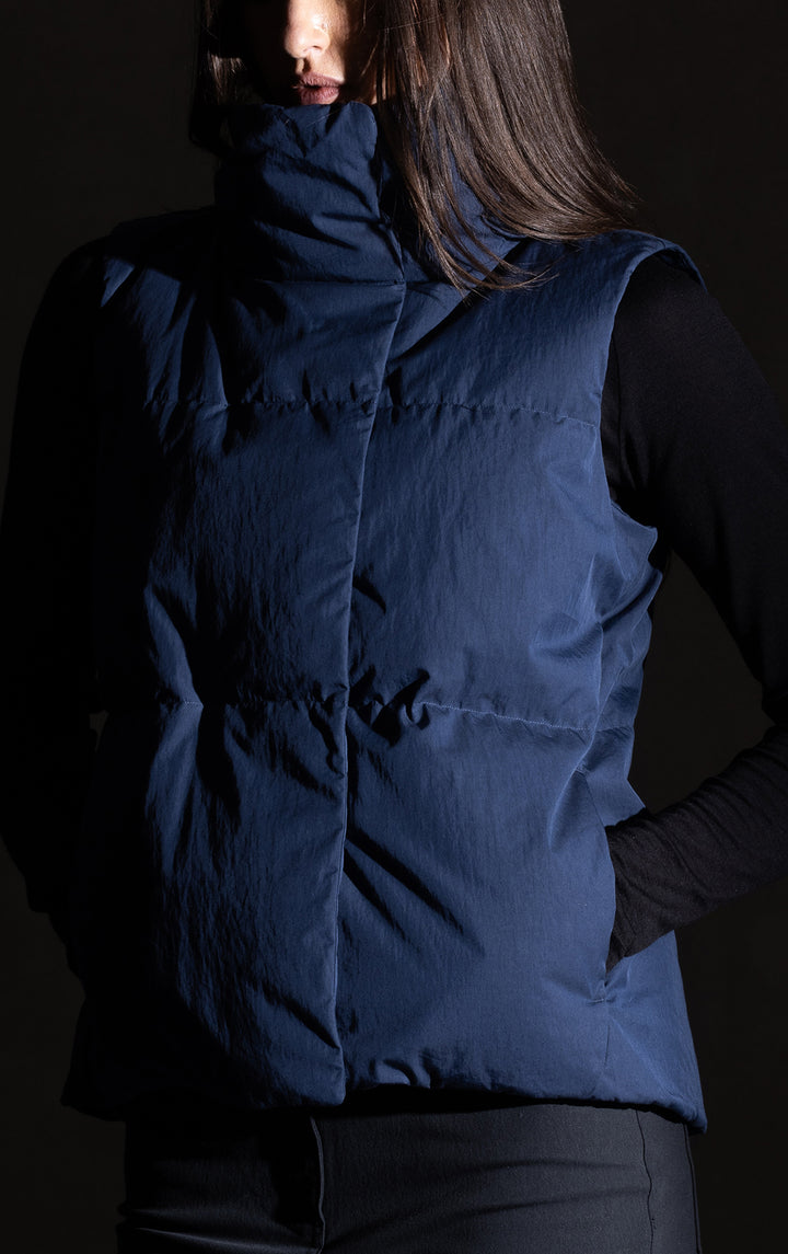 HIGH COLLAR DOWN VEST