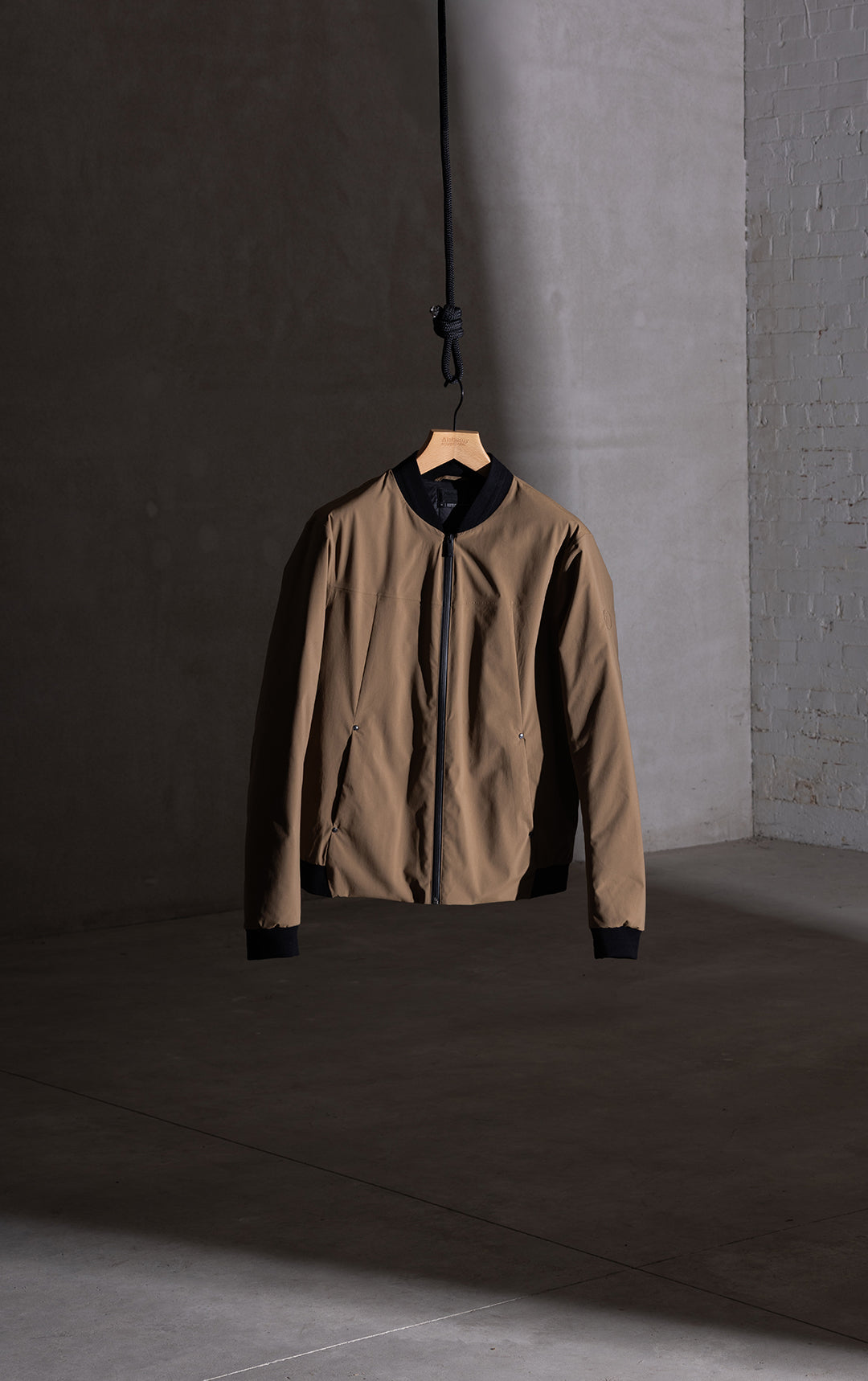 PERFORMANCE DOWN BOMBER