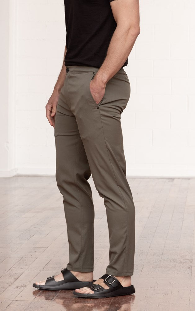 PERFORMANCE TWILL JOGGER - CLEARANCE