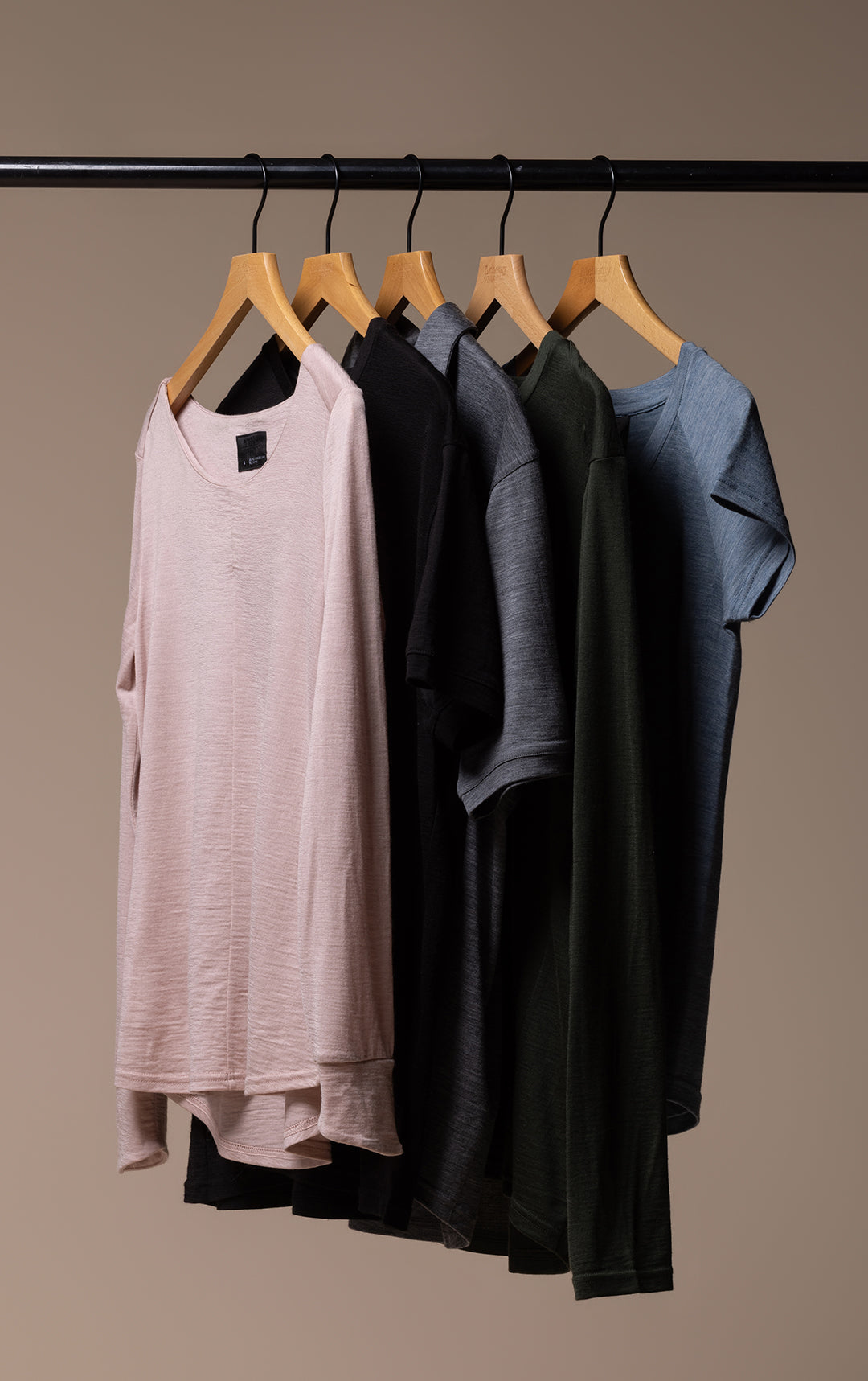 MERINO ESSENTIAL LS TEE
