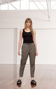 PERFORMANCE TWILL JOGGER