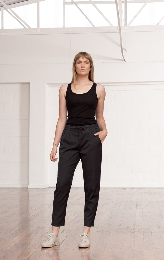 PERFORMANCE TWILL JOGGER - CLEARANCE