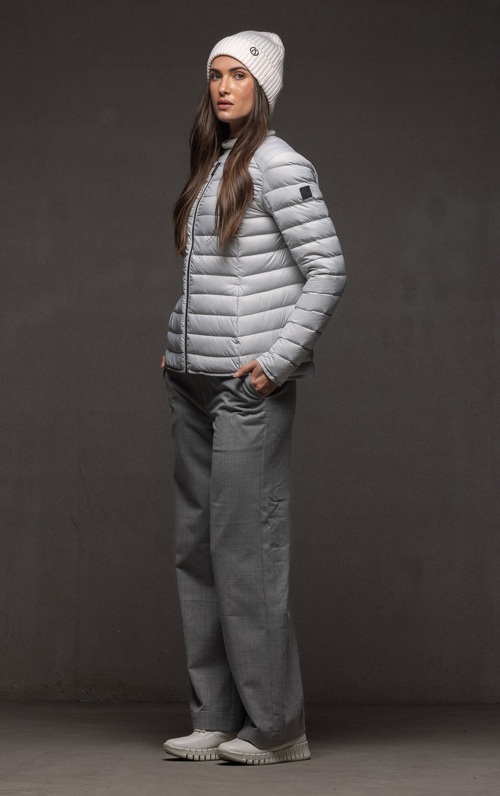 ESSENTIAL LIGHTWEIGHT DOWN JACKET