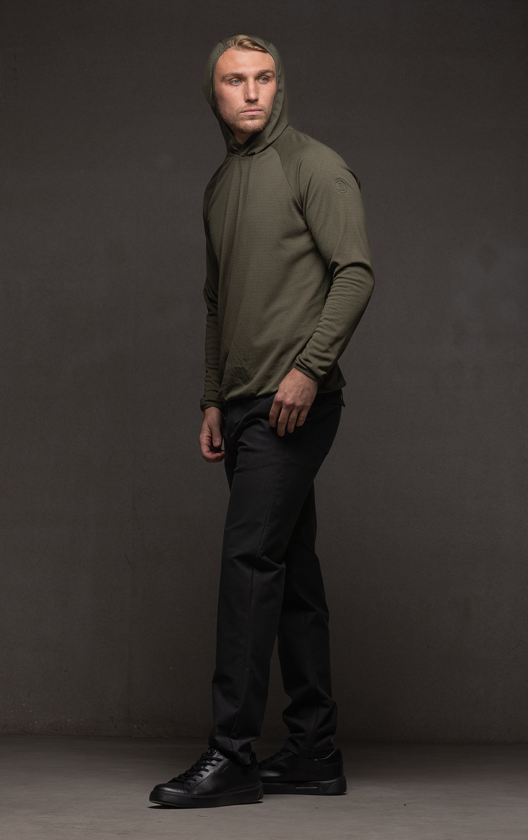 PERFORMANCE LIGHTWEIGHT HOODY