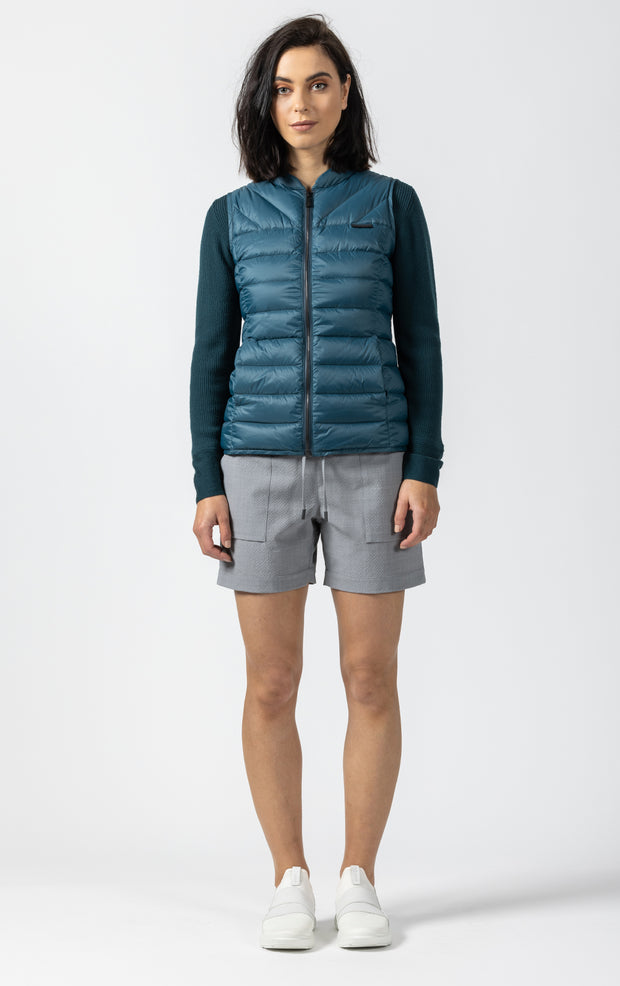 ESSENTIAL LIGHTWEIGHT DOWN VEST