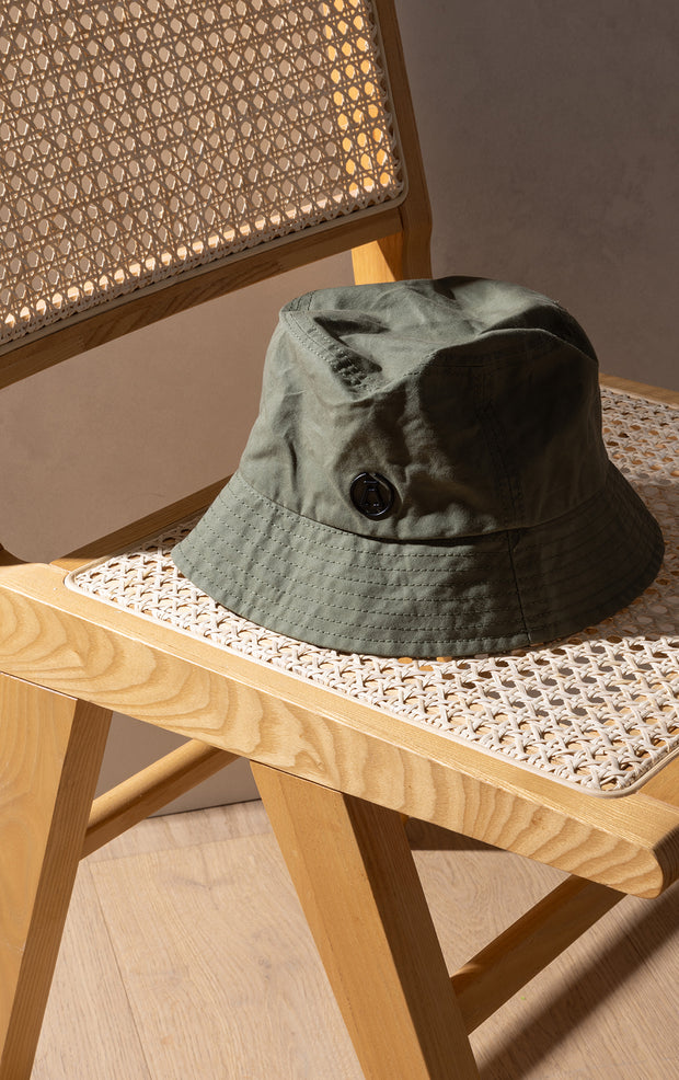 WAXED COTTON BUCKET HAT