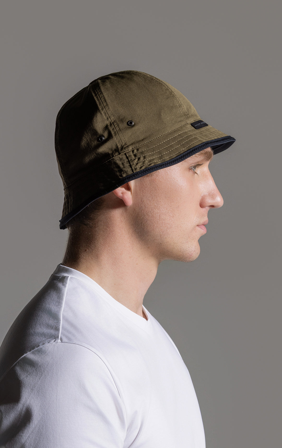 REVERSIBLE BUCKET HAT