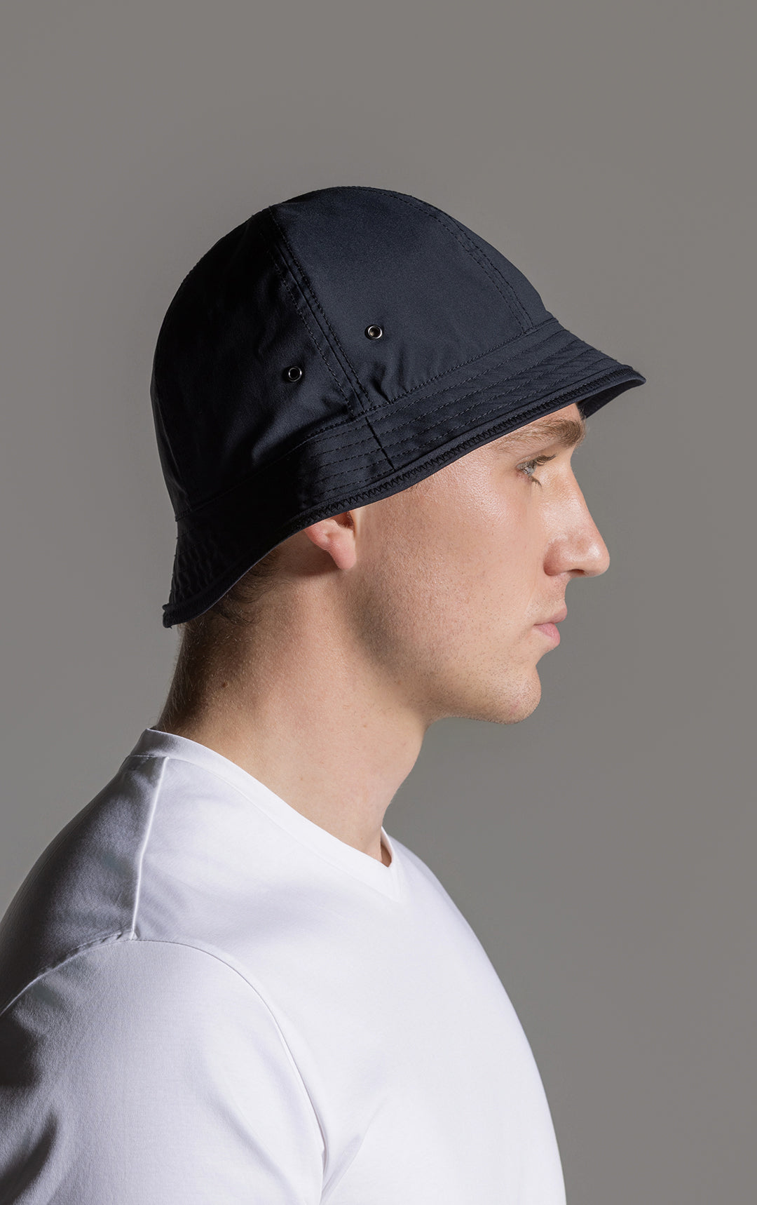 REVERSIBLE BUCKET HAT