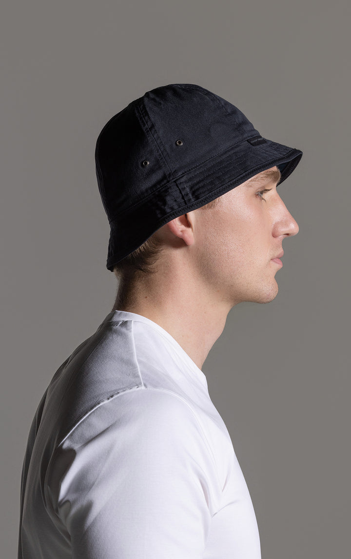 REVERSIBLE BUCKET HAT