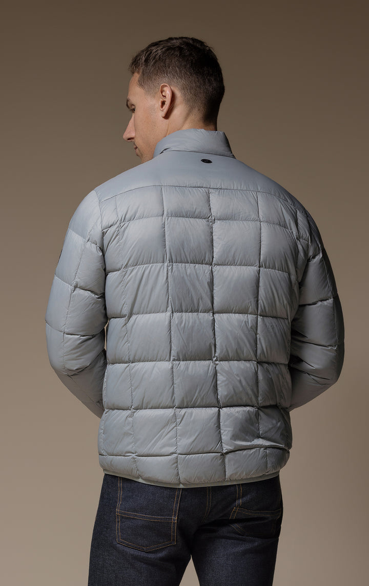 ESSENTIAL LIGHTWEIGHT DOWN JACKET