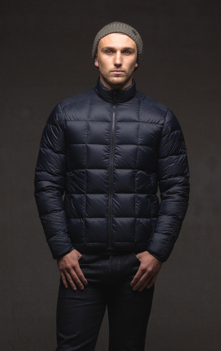 ESSENTIAL LIGHTWEIGHT DOWN JACKET