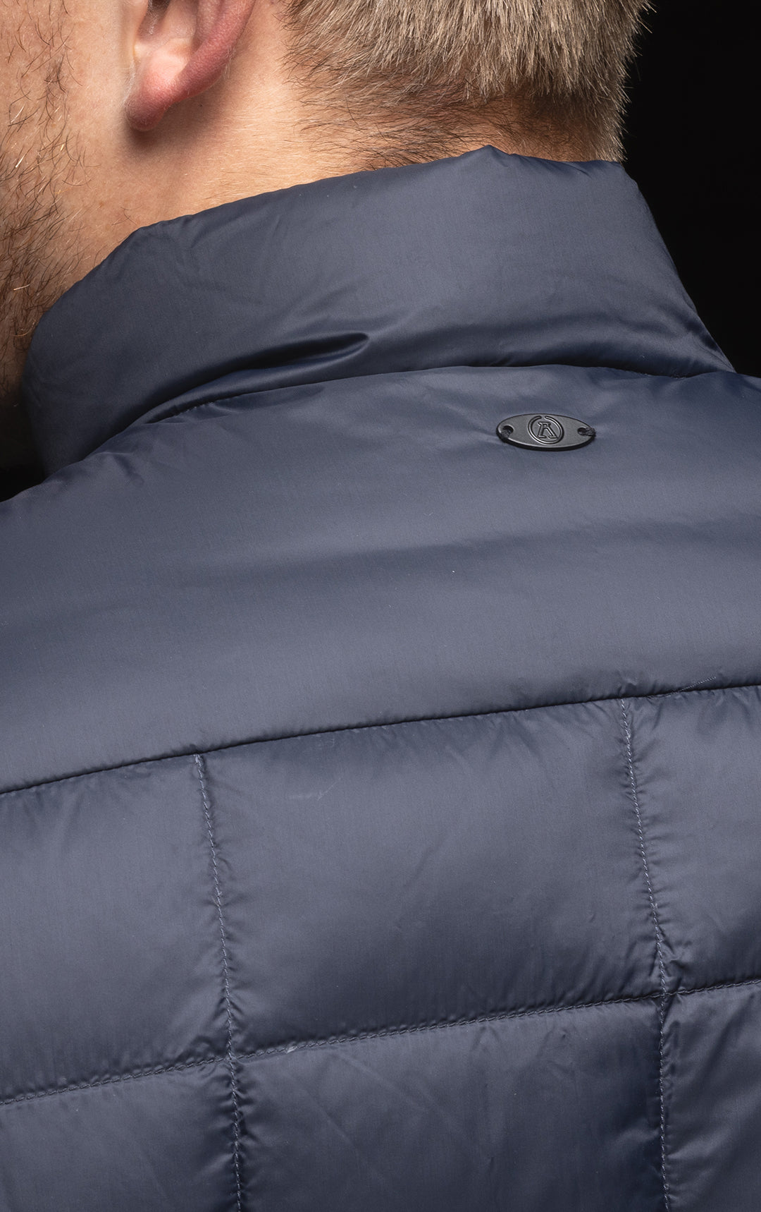 ESSENTIAL LIGHTWEIGHT DOWN JACKET