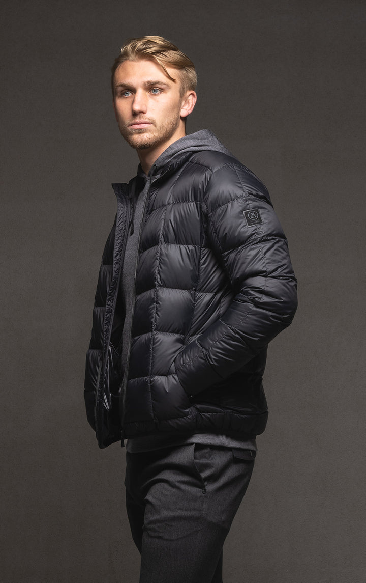 ESSENTIAL LIGHTWEIGHT DOWN JACKET
