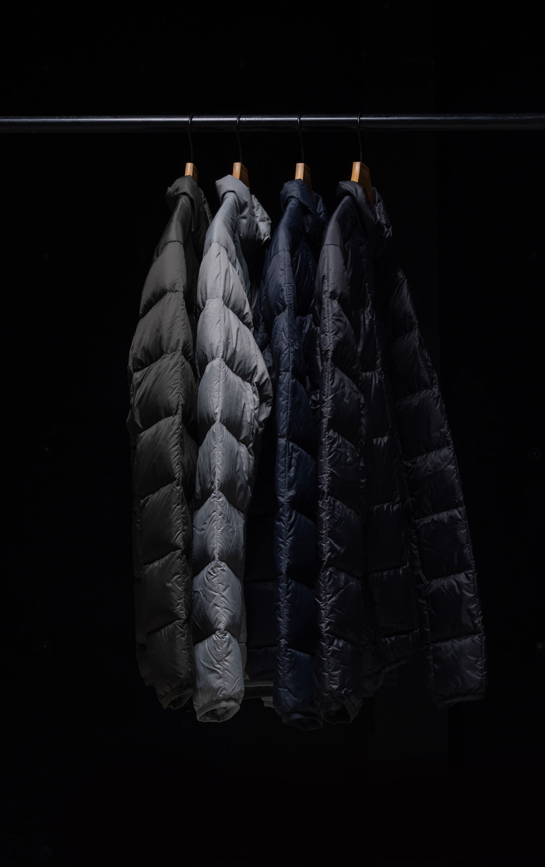 ESSENTIAL LIGHTWEIGHT DOWN JACKET