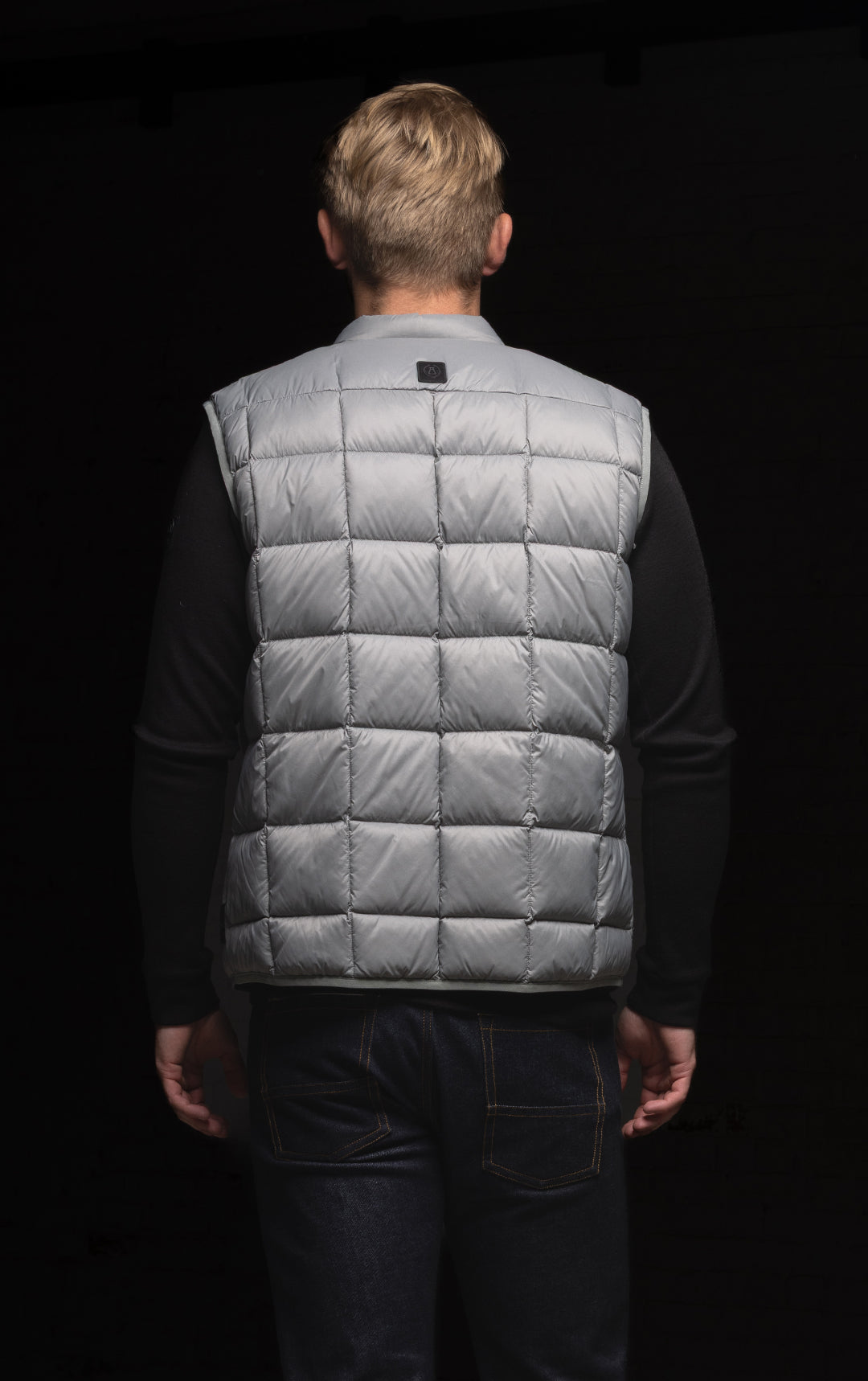 ESSENTIAL LIGHTWEIGHT DOWN VEST