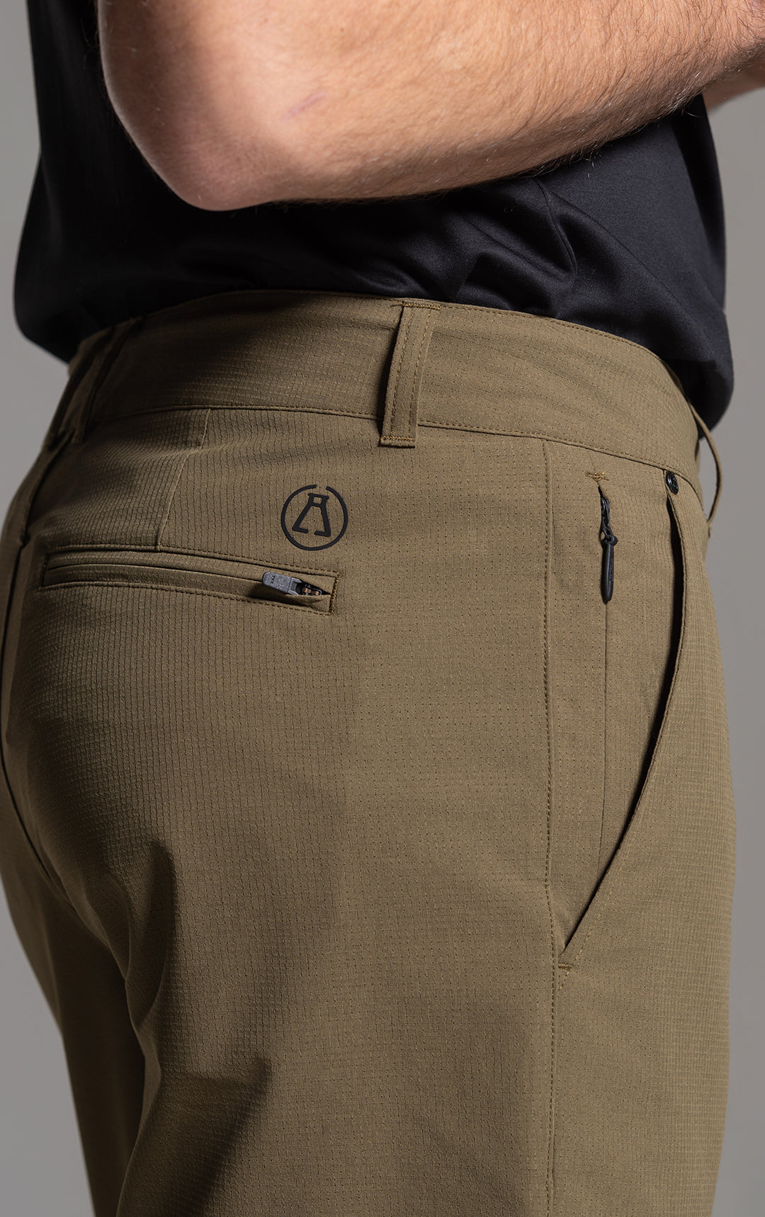 AIRVENTURE TAILORED SHORT