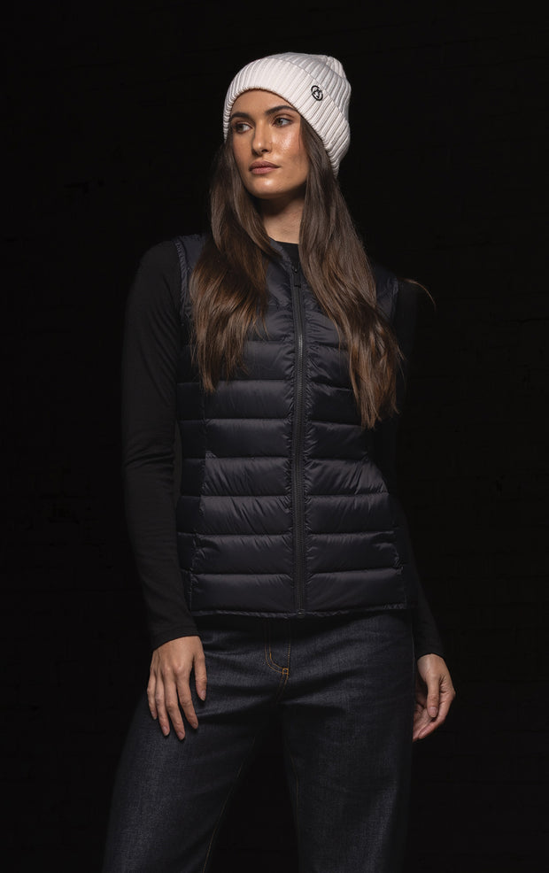ESSENTIAL LIGHTWEIGHT DOWN VEST