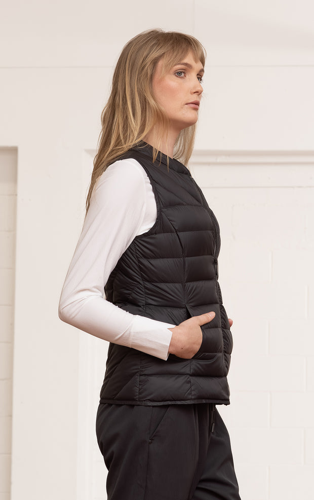 ESSENTIAL LIGHTWEIGHT DOWN VEST