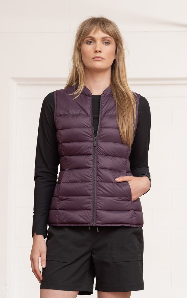 ESSENTIAL LIGHTWEIGHT DOWN VEST