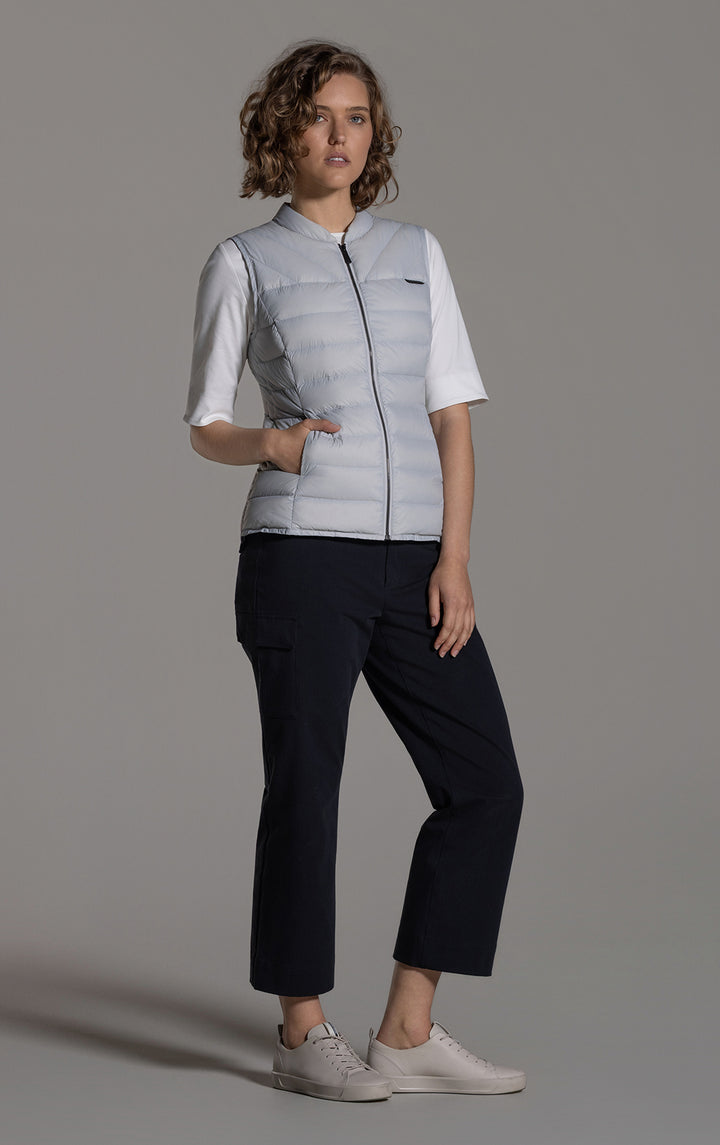 ESSENTIAL LIGHTWEIGHT DOWN VEST
