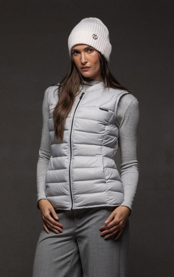 ESSENTIAL LIGHTWEIGHT DOWN VEST