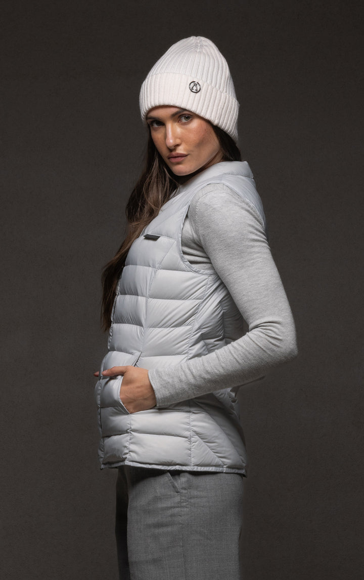 ESSENTIAL LIGHTWEIGHT DOWN VEST