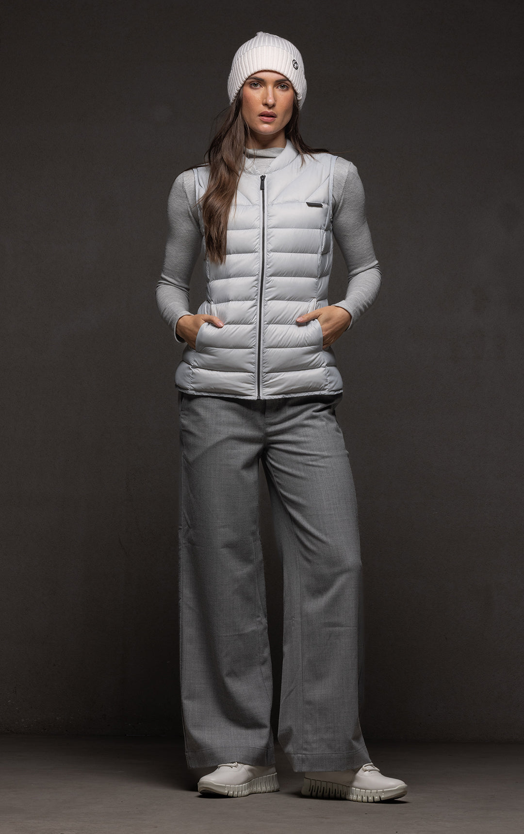 ESSENTIAL LIGHTWEIGHT DOWN VEST