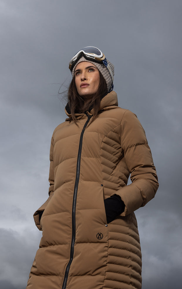 LAMINATED DOWN COAT