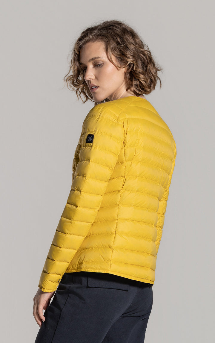 ESSENTIAL LIGHTWEIGHT DOWN JACKET