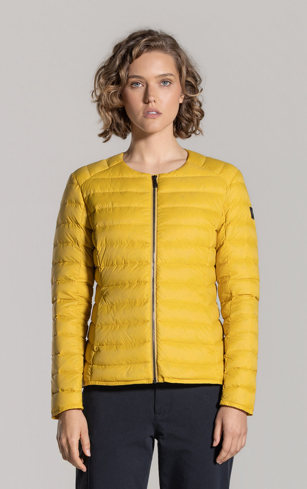 ESSENTIAL LIGHTWEIGHT DOWN JACKET