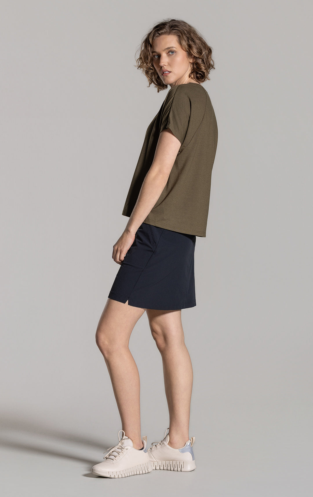 PERFORMANCE RAGLAN TEE