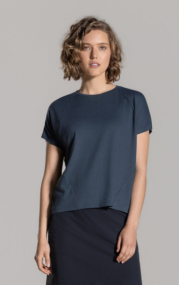 PERFORMANCE RAGLAN TEE