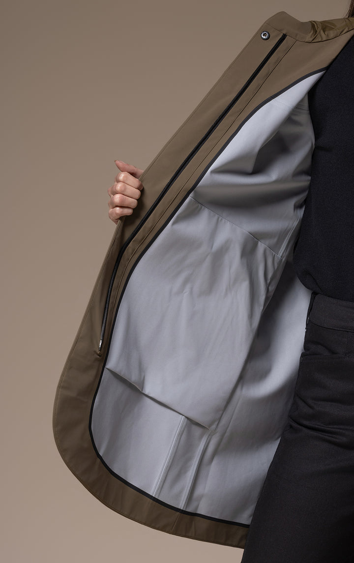LIGHTWEIGHT SWING RAINSHELL