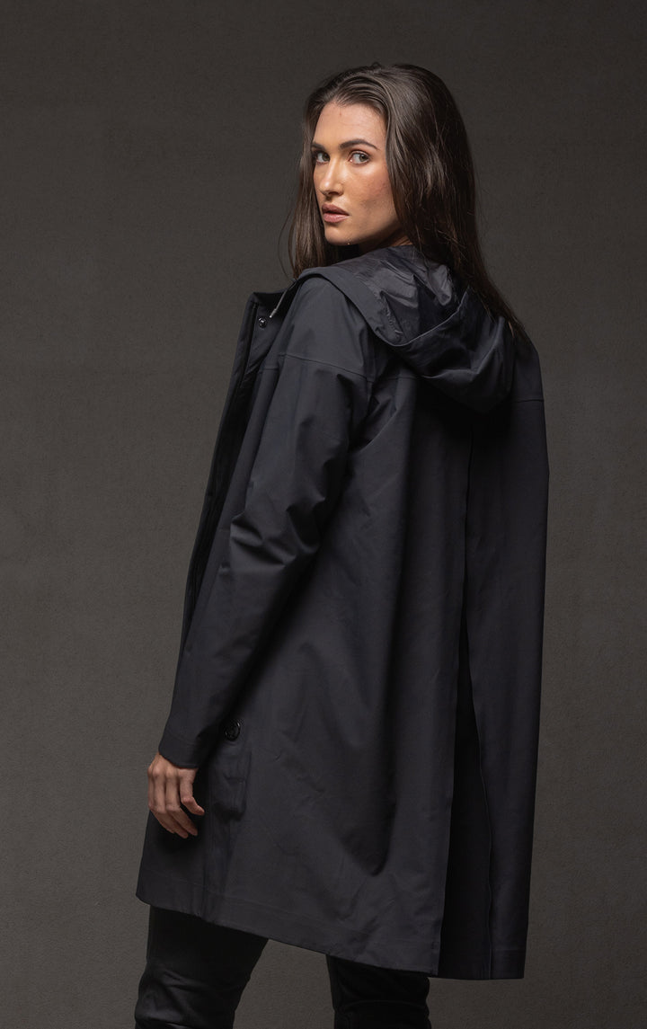 LIGHTWEIGHT SWING RAINSHELL