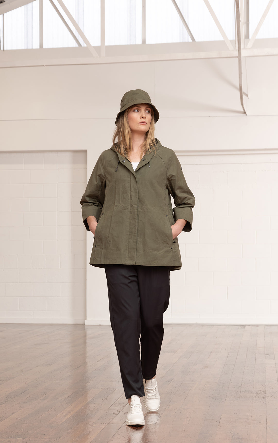 WAXED COTTON SWING SHELL
