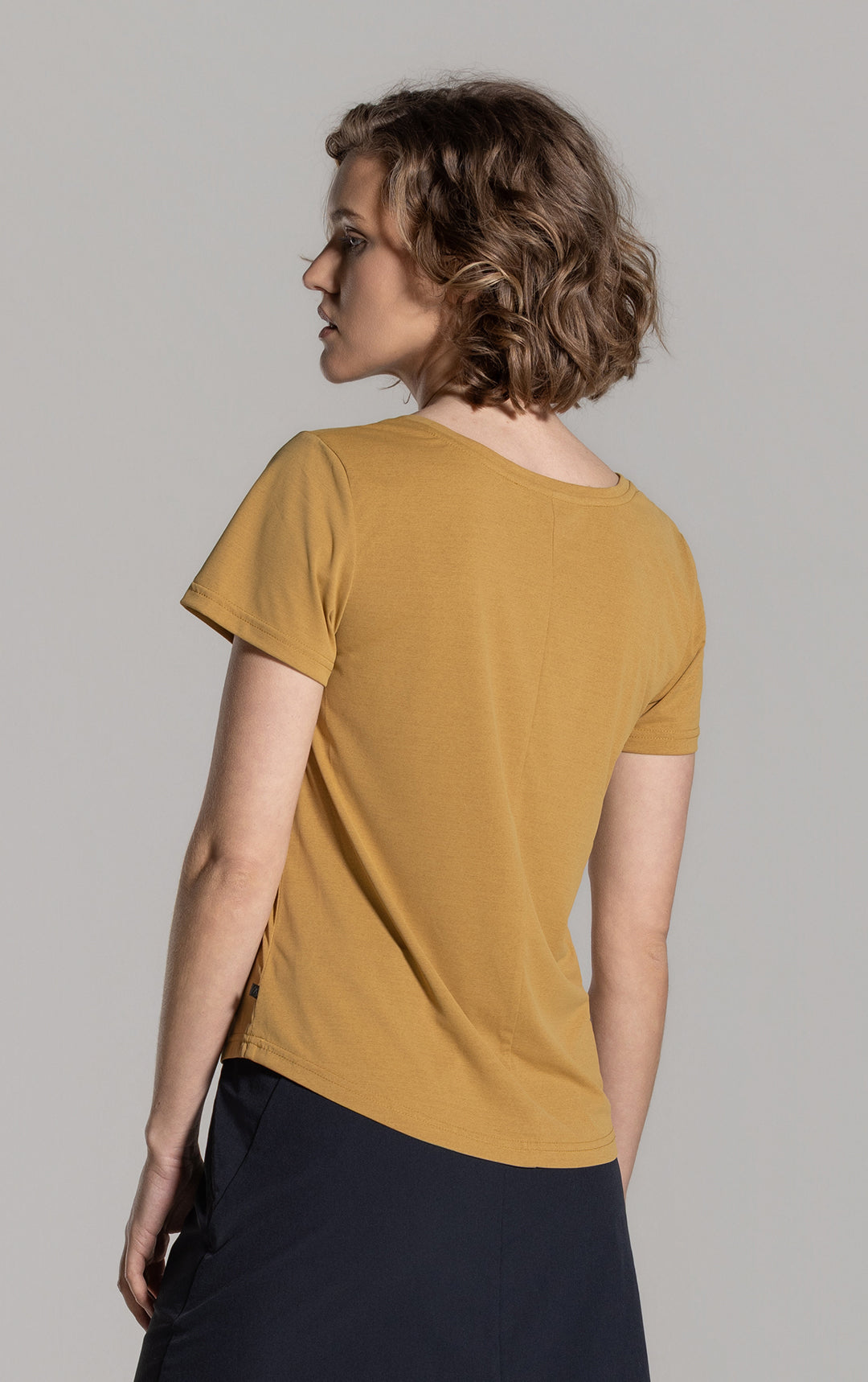 ASTY PERFORMANCE TEE