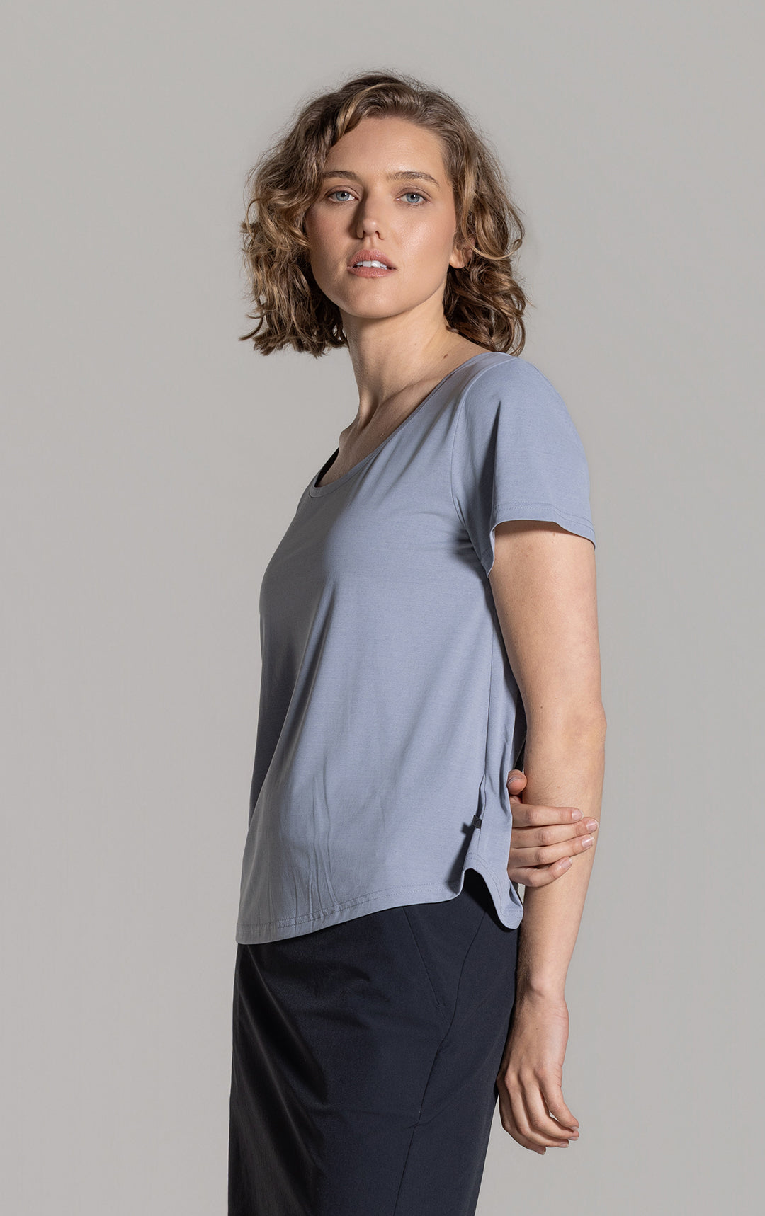 ASTY PERFORMANCE TEE