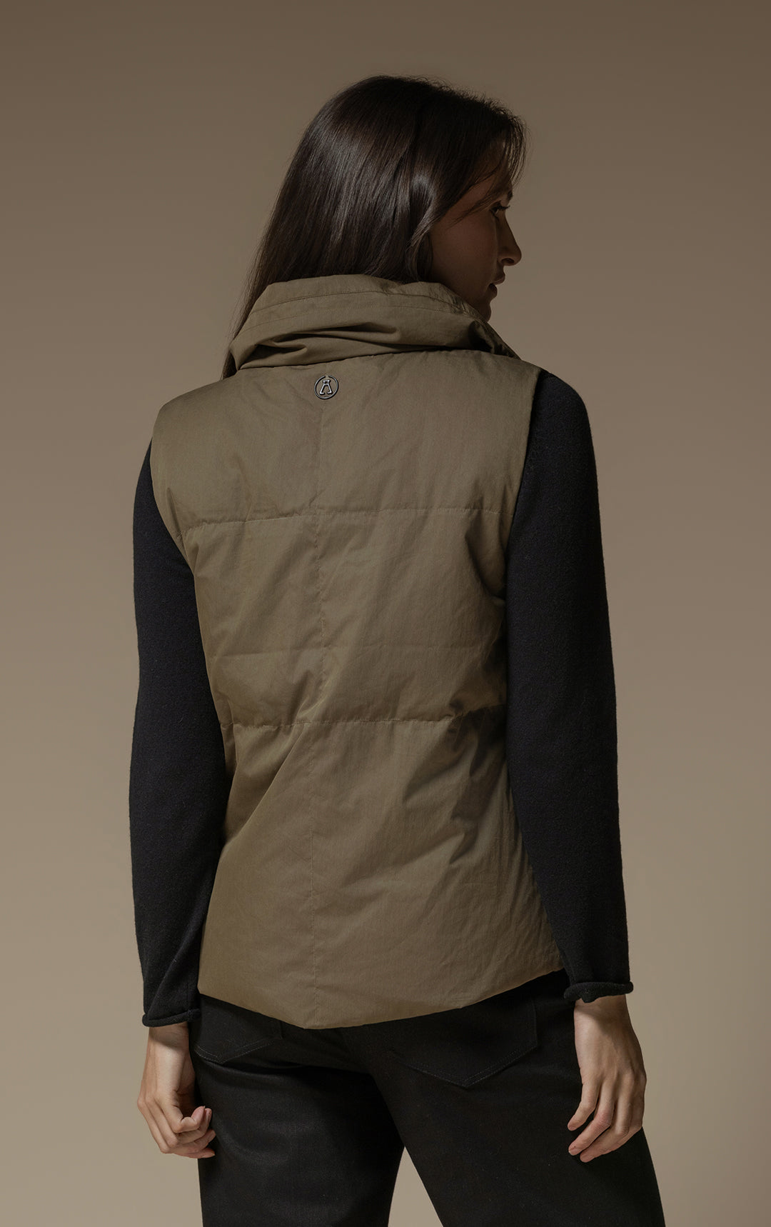 HIGH COLLAR DOWN VEST