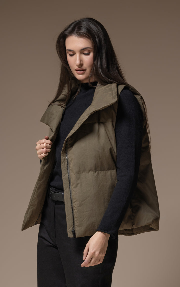 HIGH COLLAR DOWN VEST