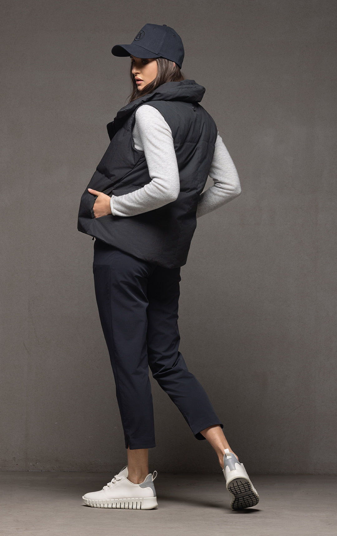 HIGH COLLAR DOWN VEST