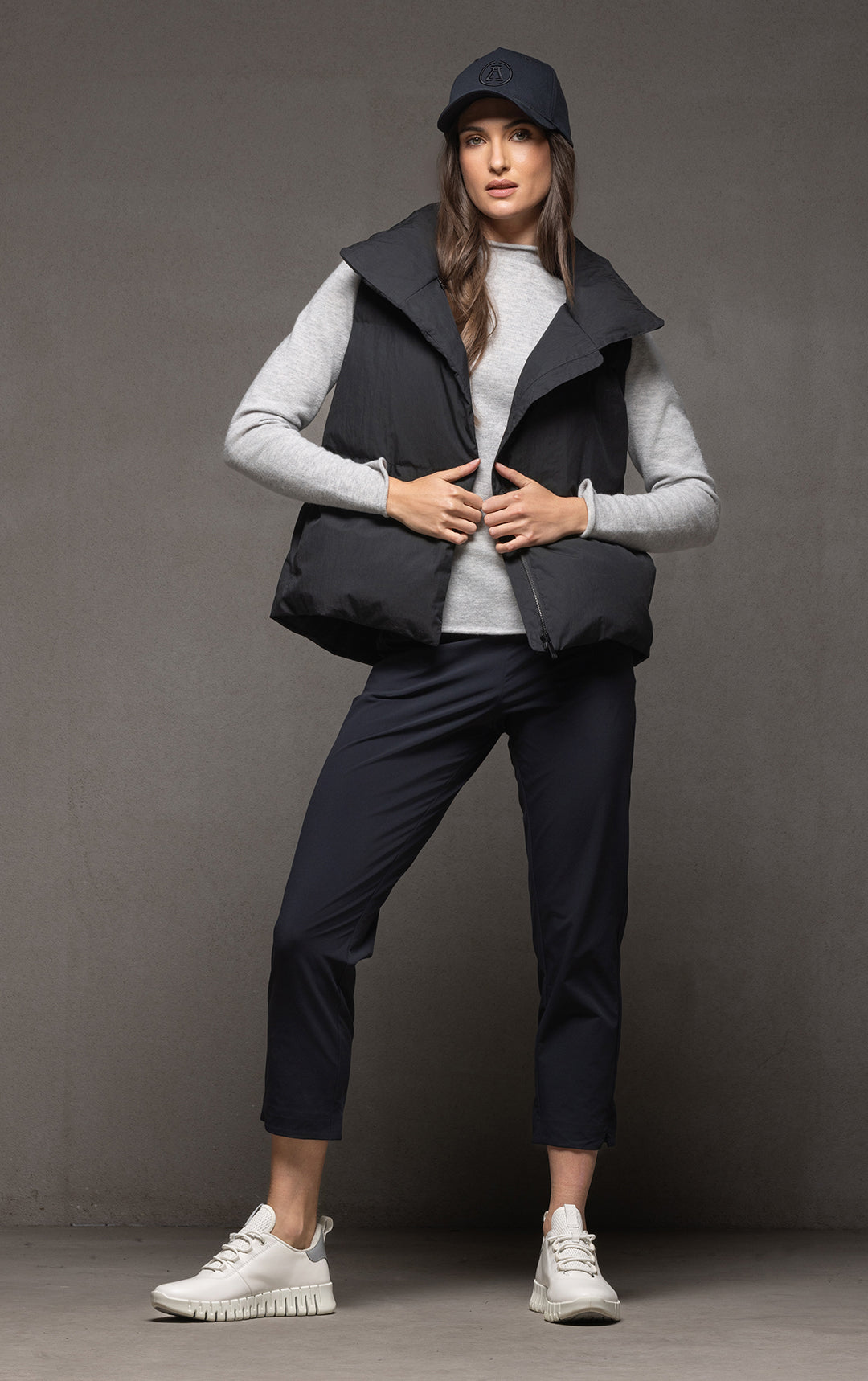 HIGH COLLAR DOWN VEST